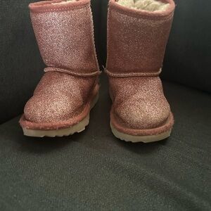 UGG Kids Boots in Sparkly Pink